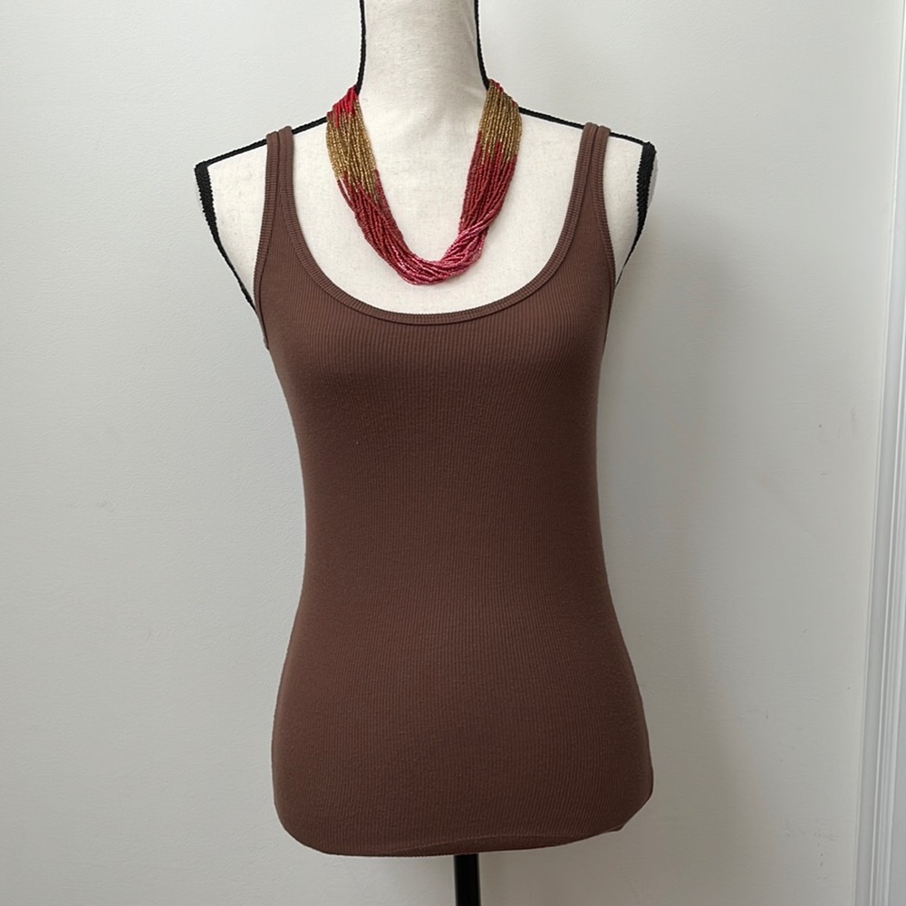 The Limited Set Of Two Ribbed Tanks - Picture 2 of 15